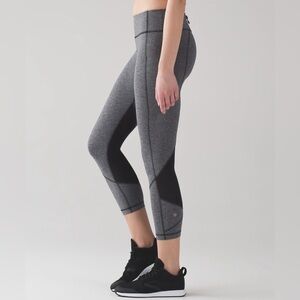 Lululemon Pace Rival Crop *22" Heathered Black/Black in size 6 *IMPERFECTION